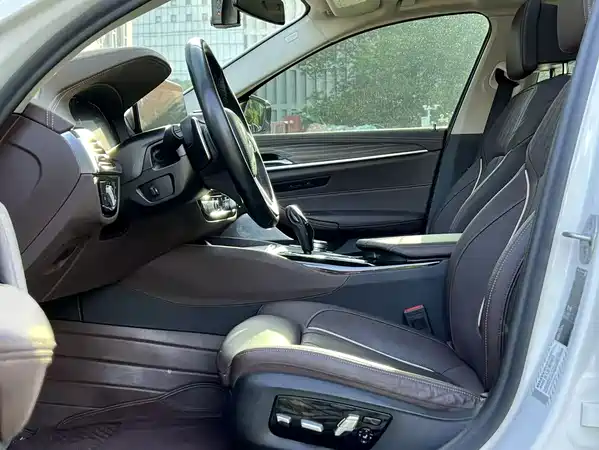 BMW 5 Series 2021
