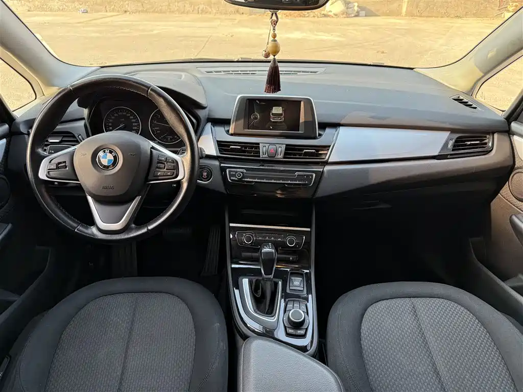 BMW 2 Series Active Tourer 2018 — фото 22