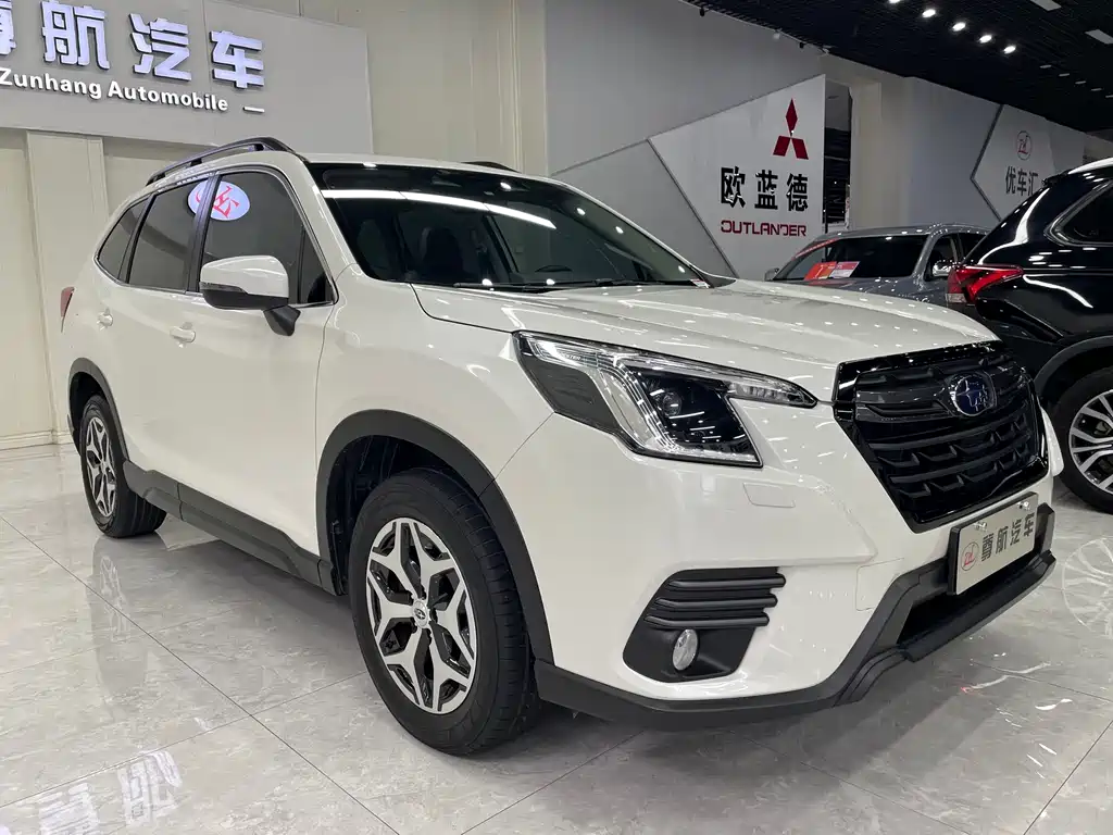 Subaru Forester 2022 — фото 10
