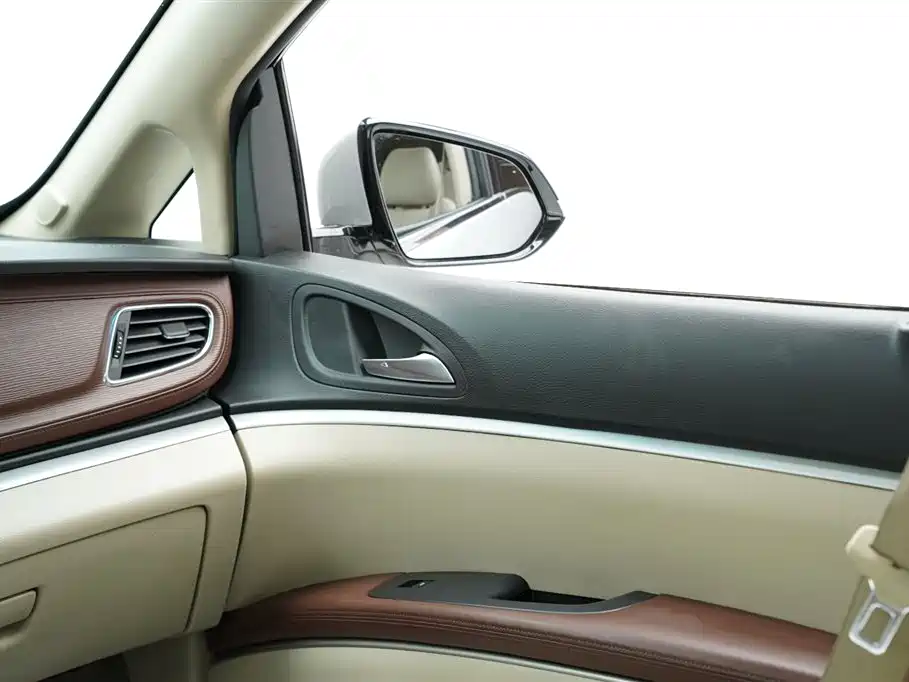 Buick GL8 2014 — фото 18