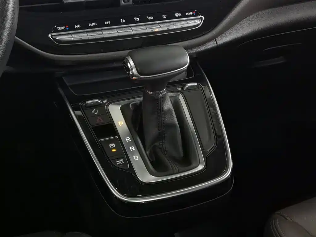 GAC Motor Trumpchi M6 2019 — фото 13