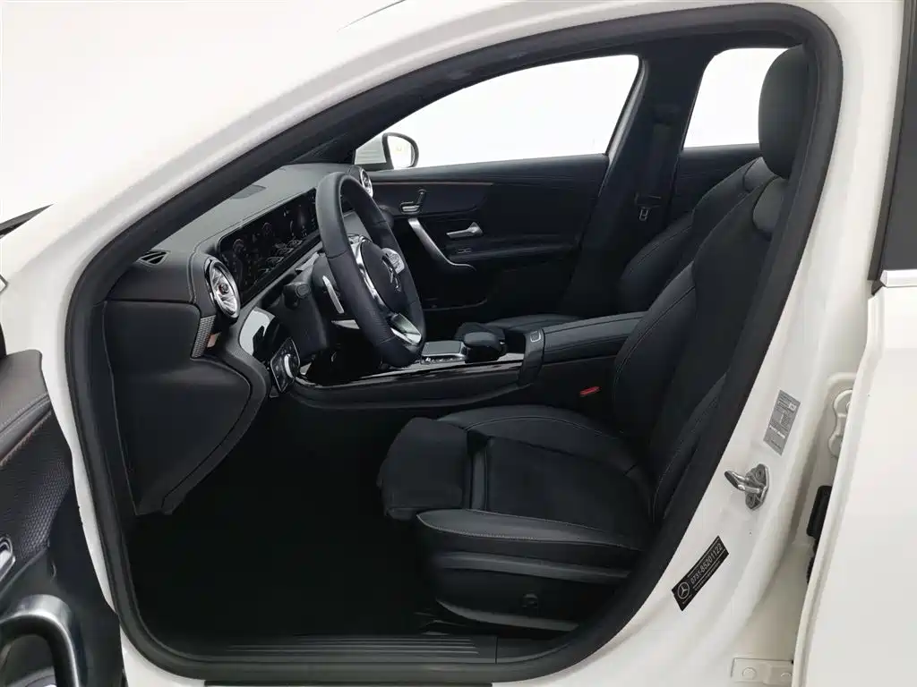 Mercedes-Benz A-Class 2023 — фото 10