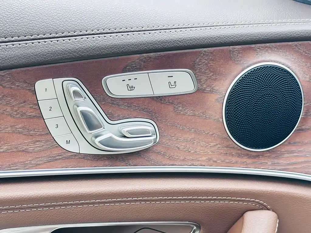 Mercedes-Benz E-Class 2020 — фото 10