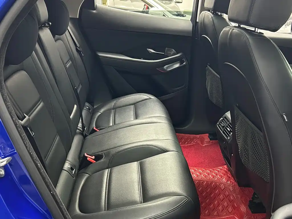Jaguar E-PACE 2021 — фото 12