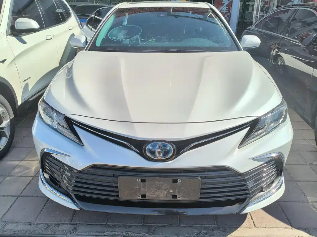 Toyota Camry 2023 — фото 5