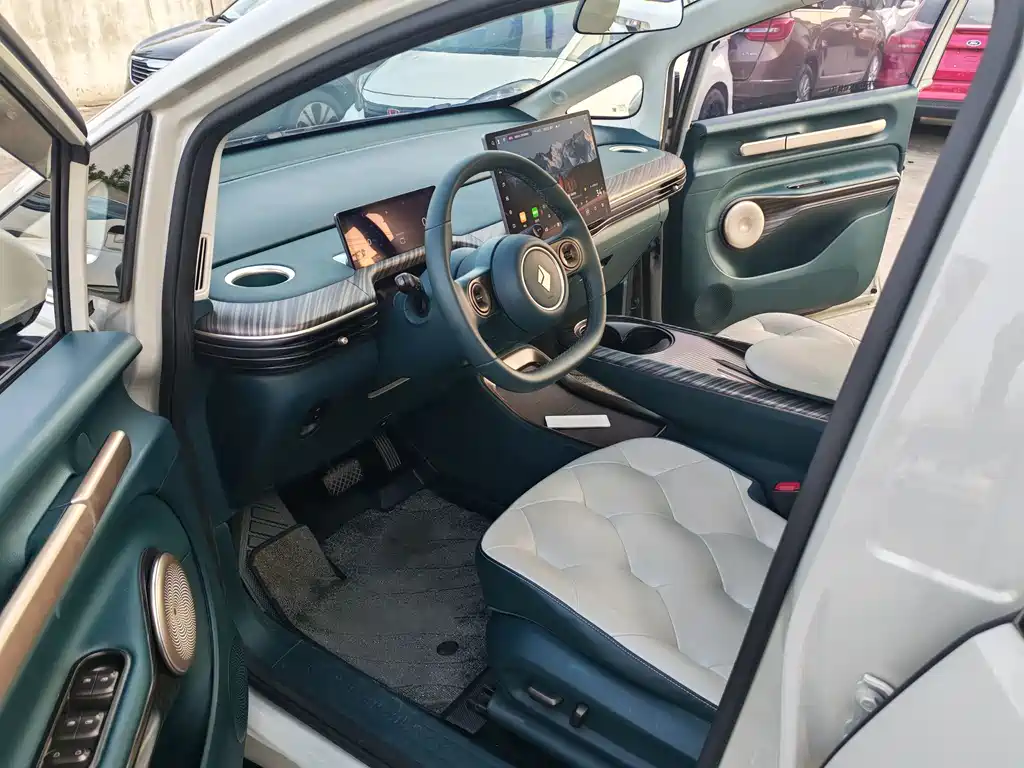 Baojun Clouds 2023
