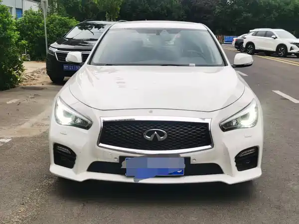 Infiniti Q50 2015