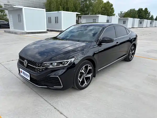 Volkswagen Passat 2023
