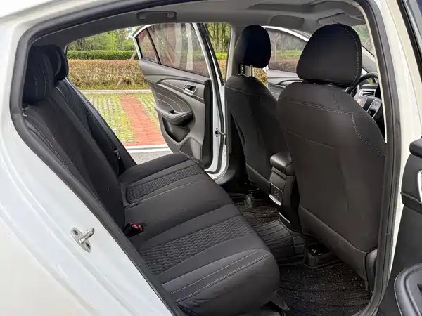 Roewe i5 2020