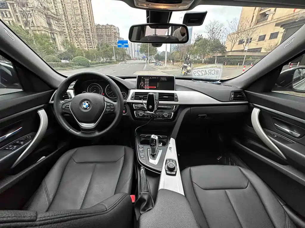 BMW 3 Series GT 2017 — фото 7