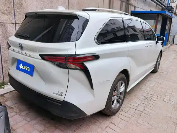 Toyota Sienna 2023