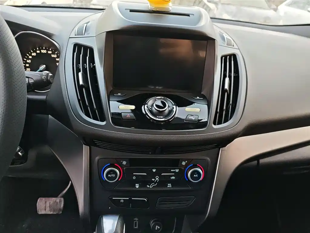 Ford Kuga 2018 — фото 13