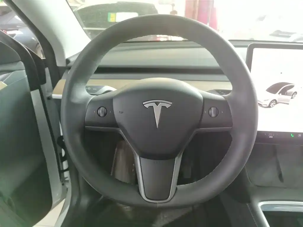 Tesla Model Y 2022 — фото 11