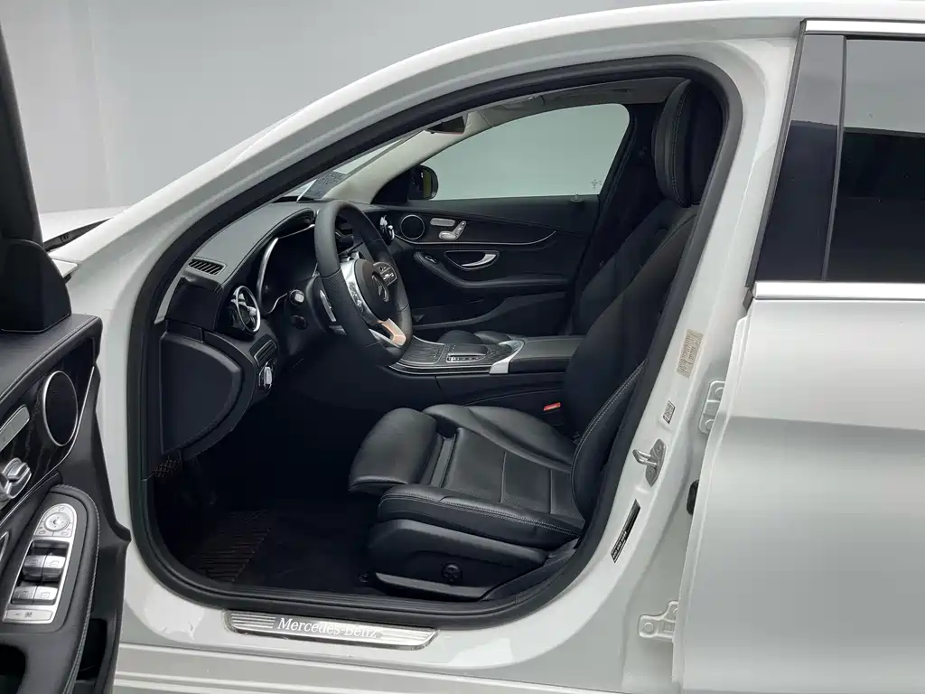 Mercedes-Benz C-Class 2020 — фото 12