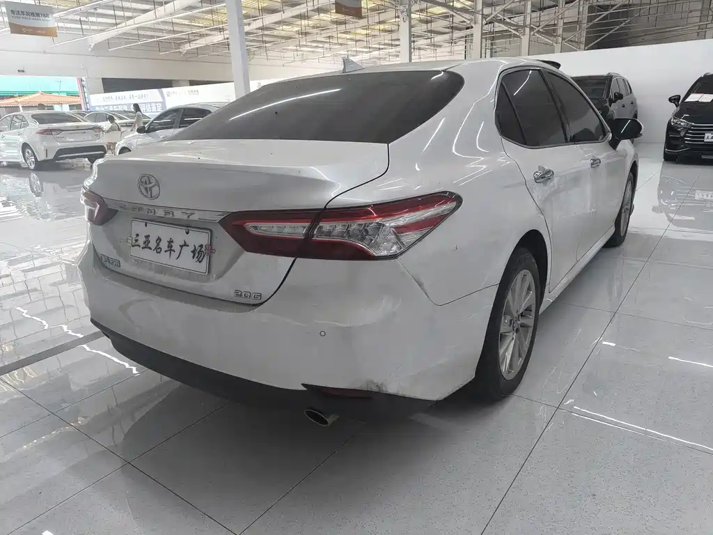 Toyota Camry 2023 — фото 6