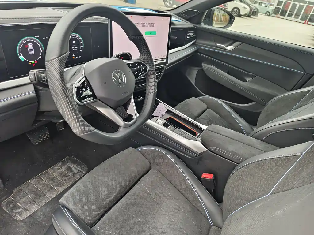 Volkswagen Passat 2024 — фото 20
