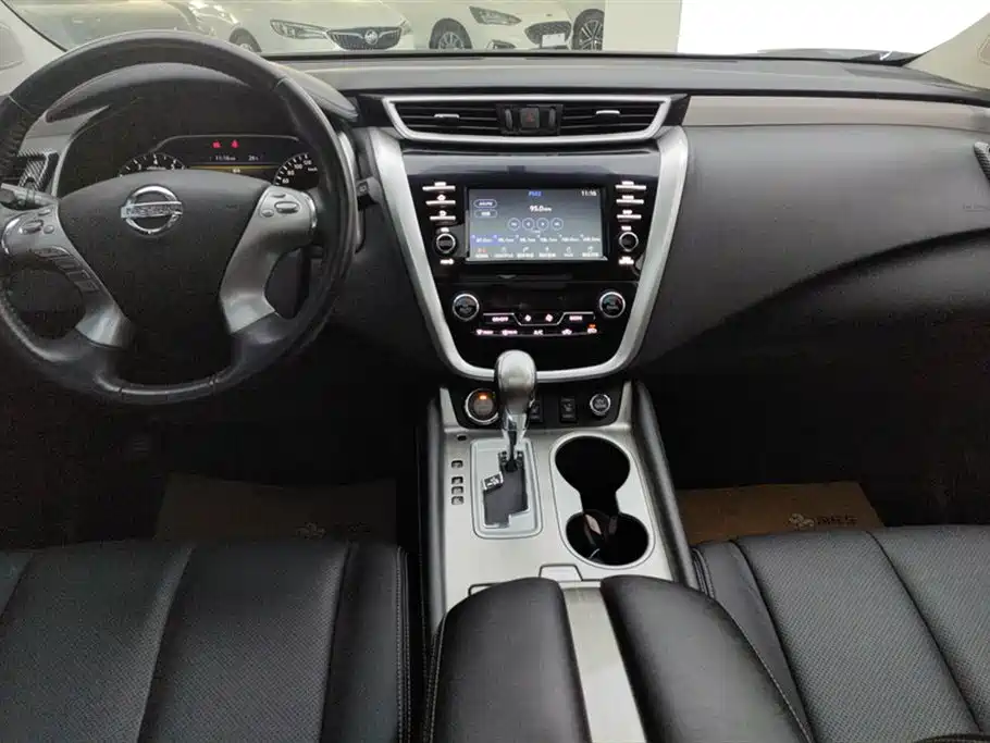Nissan Murano 2017 — фото 13