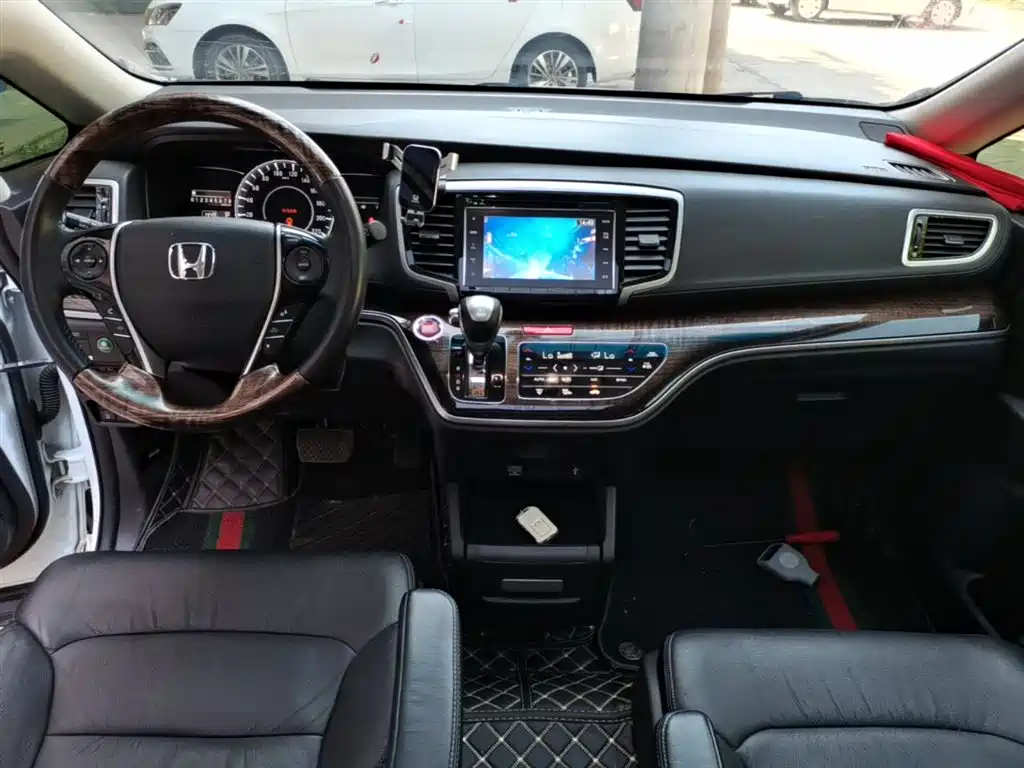 Honda Odyssey 2017 — фото 10
