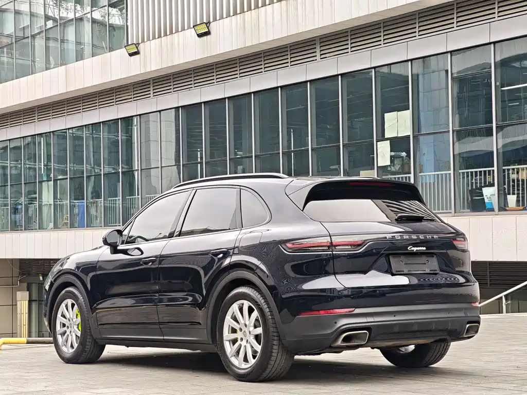 Porsche Cayenne Hybrid 2020 — фото 21