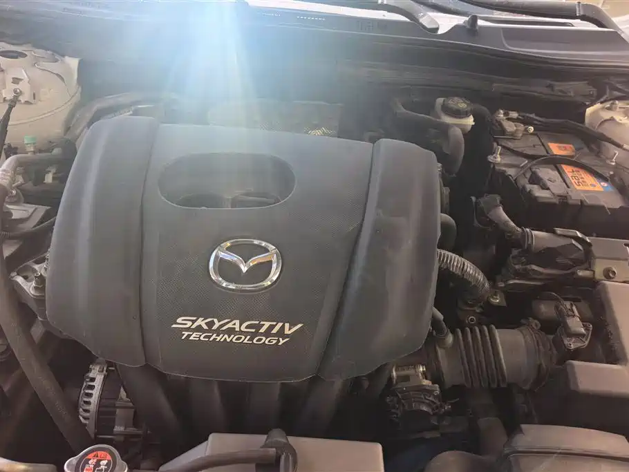 Mazda 3 Axela 2016 — фото 10