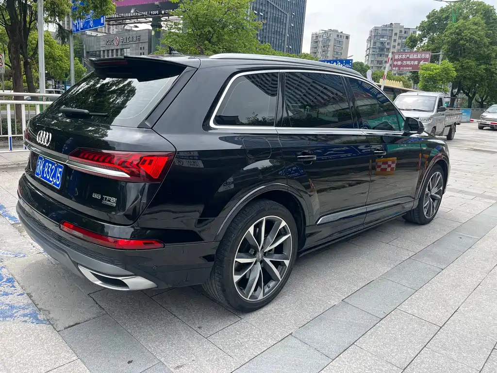 Audi Q7 2020 — фото 11