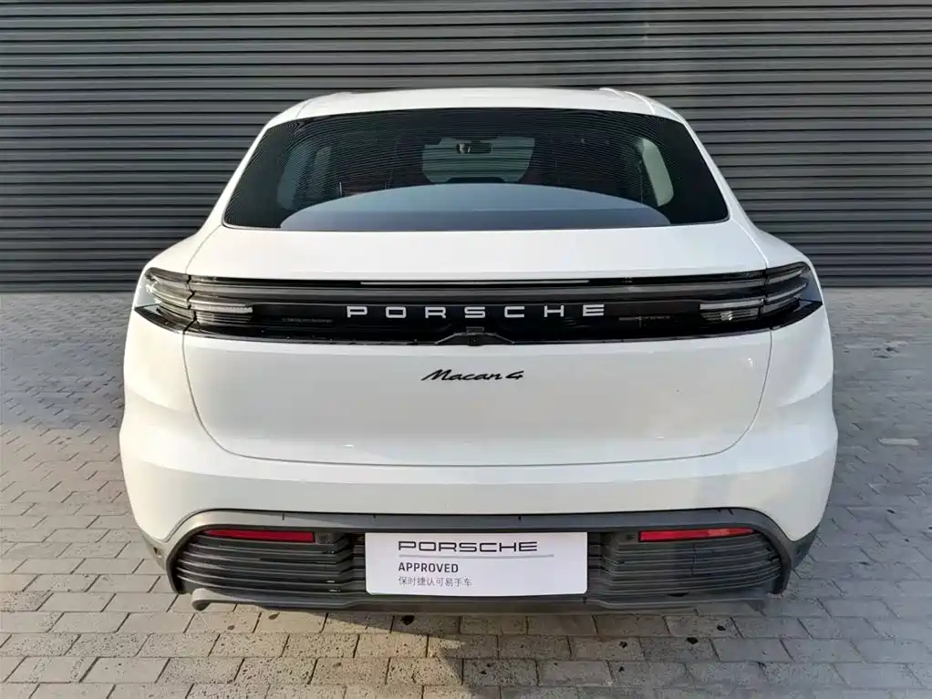 Porsche Macan EV 2025 — фото 18