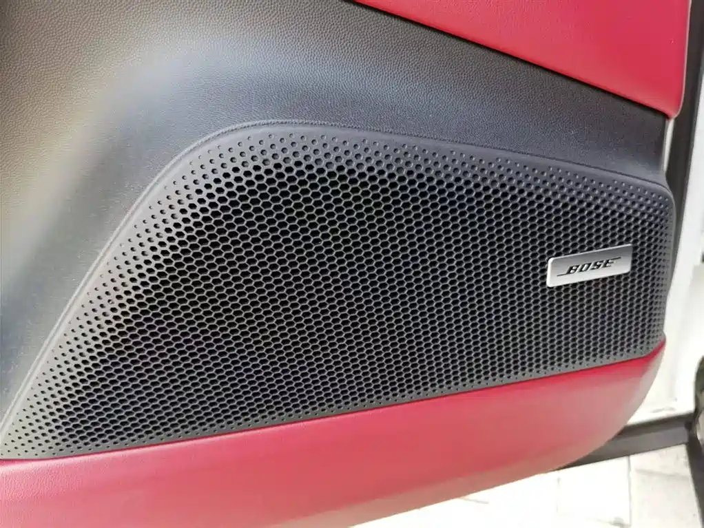 Porsche Macan EV 2025 — фото 10