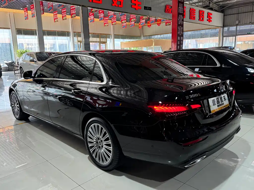 Mercedes-Benz E-Class 2022 — фото 28