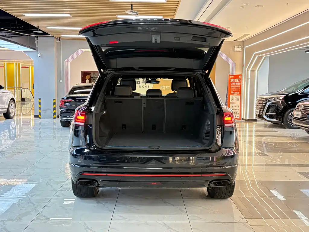 Volkswagen Touareg 2020 — фото 17
