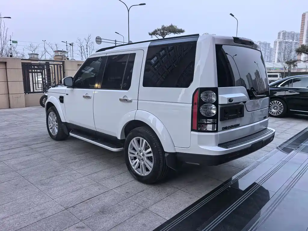 Land Rover Discovery 2015 — фото 3
