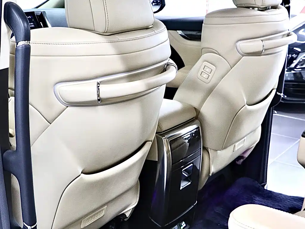 Toyota Vellfire 2020 — фото 13