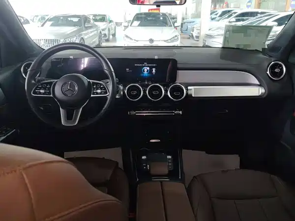Mercedes-Benz GLB 2023