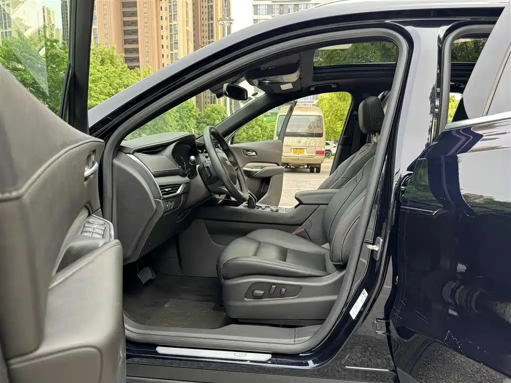 Cadillac XT4 2020 — фото 13