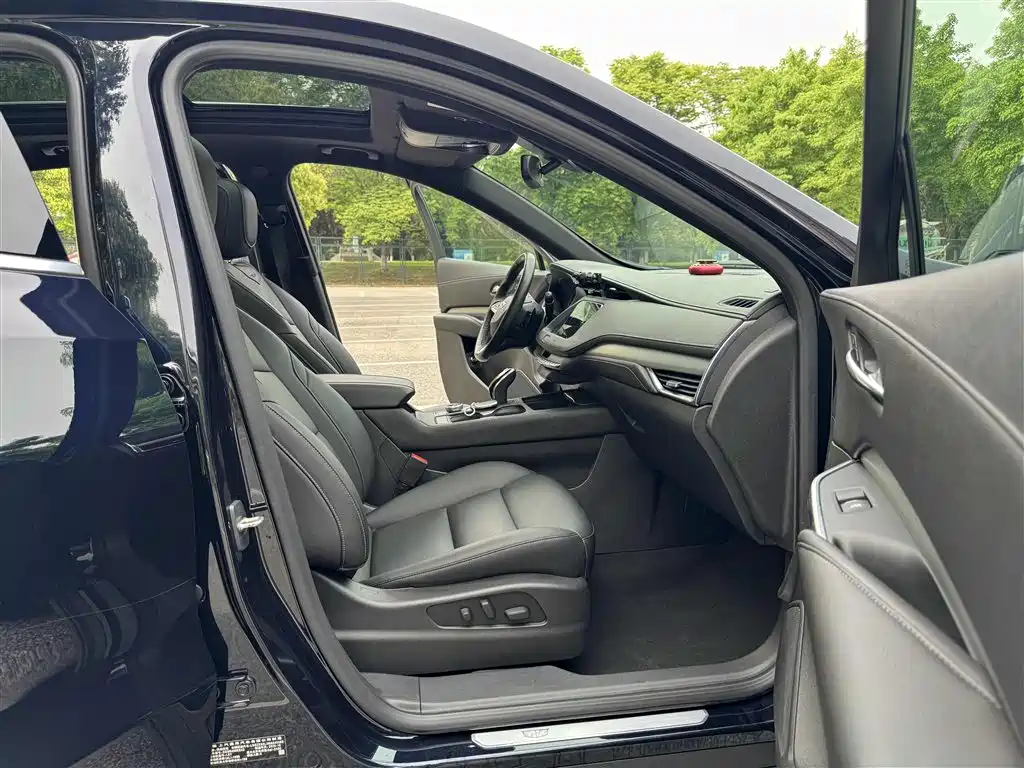 Cadillac XT4 2020 — фото 15