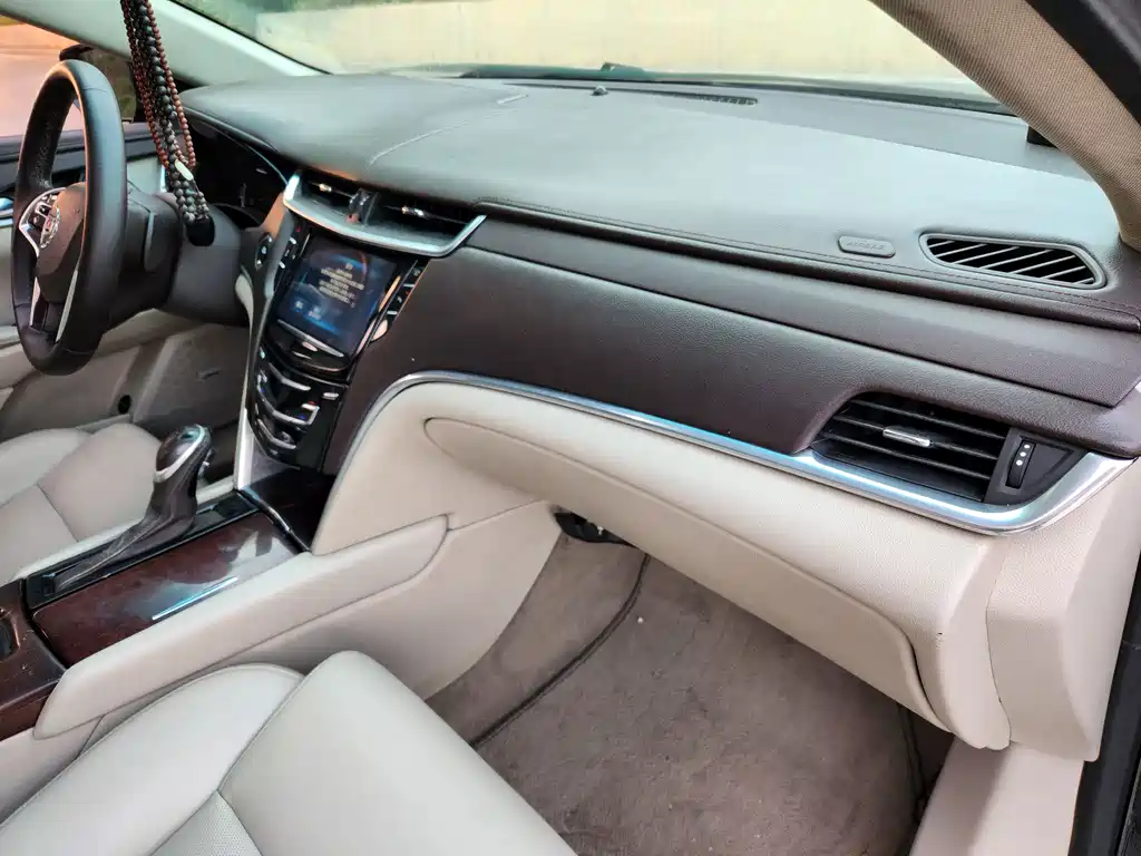 Cadillac XTS 2016 — фото 10