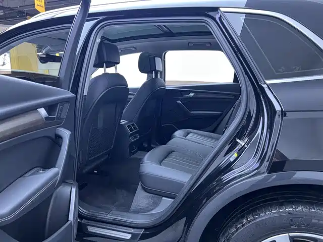 Audi Q5L 2022 — фото 11