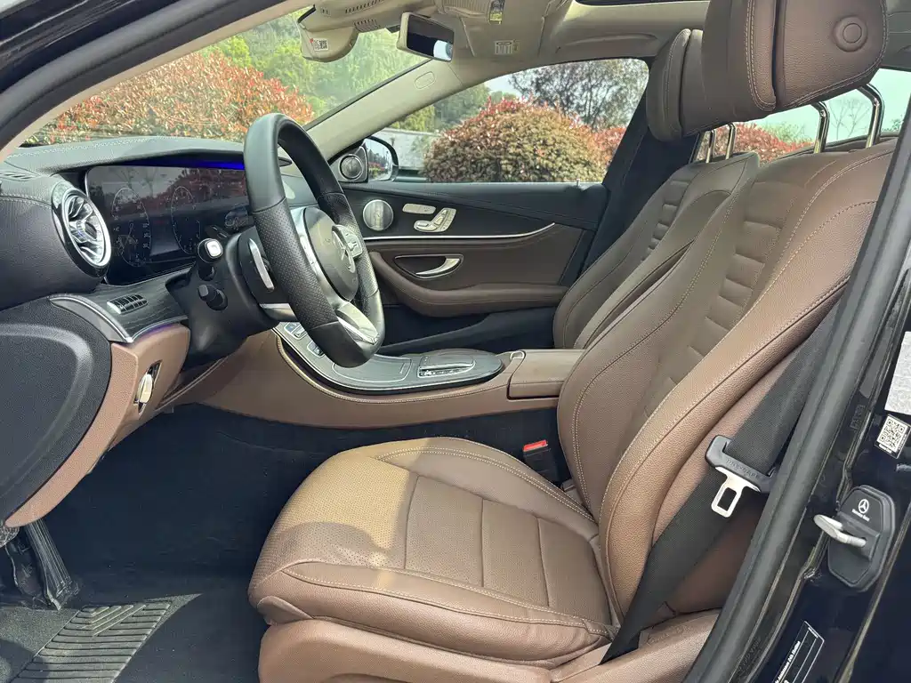 Mercedes-Benz E-Class 2020 — фото 14