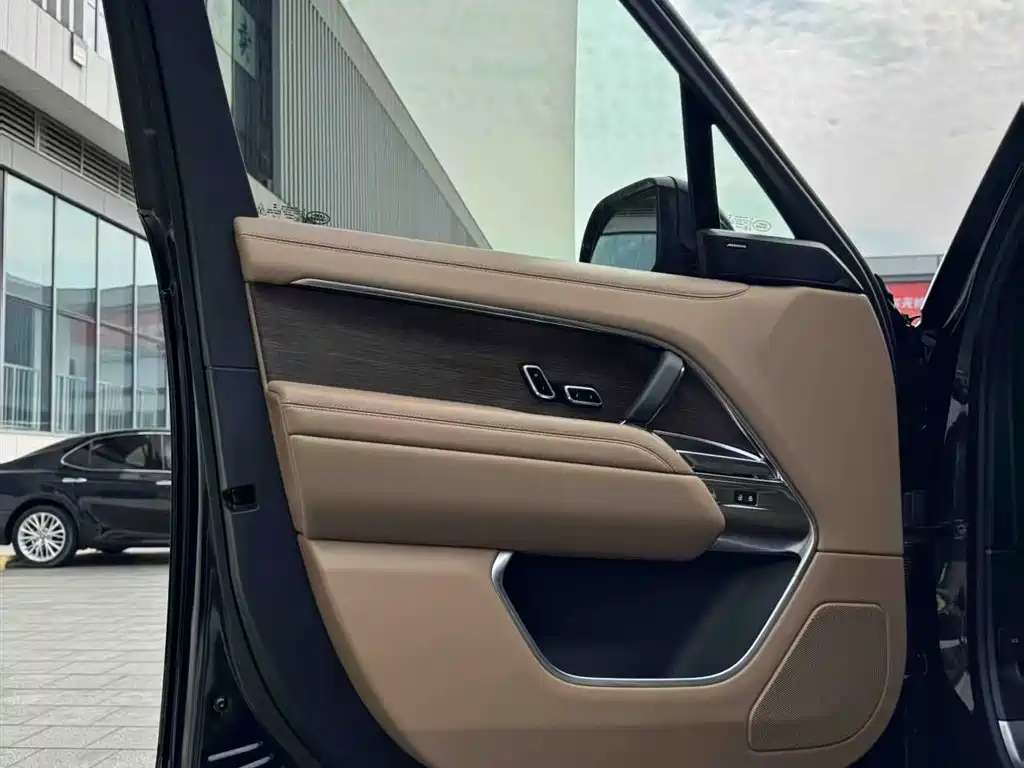Land Rover Range Rover 2023 — фото 4
