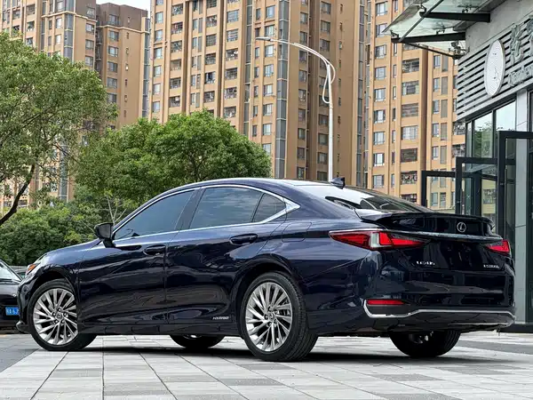 Lexus ES 2018