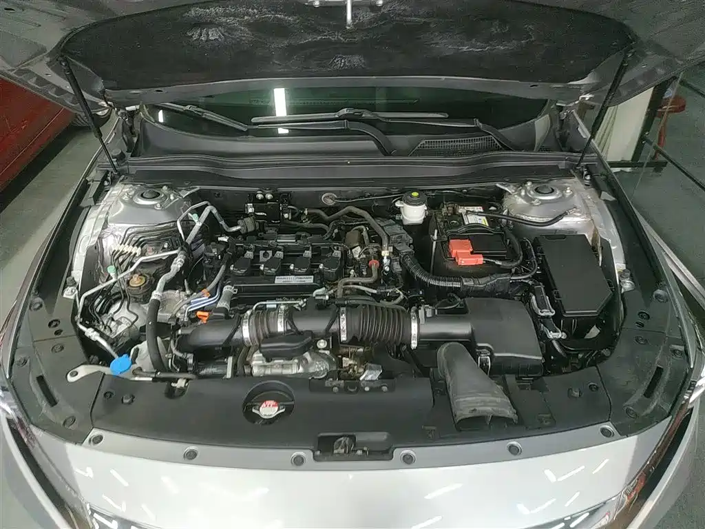 Honda Accord 2020 — фото 10