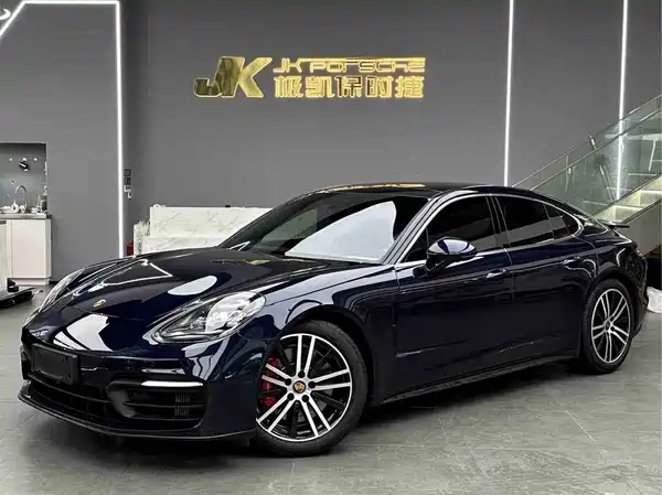 Porsche Panamera 2021