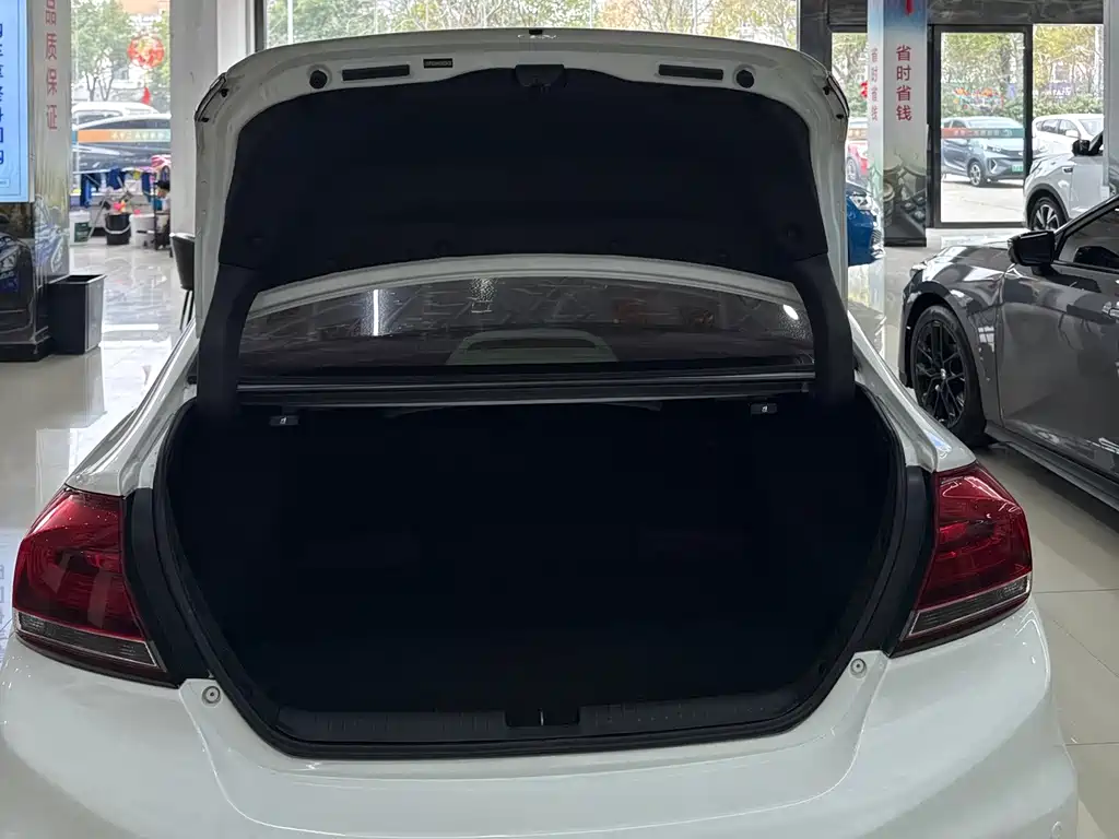Honda Civic 2015 — фото 15