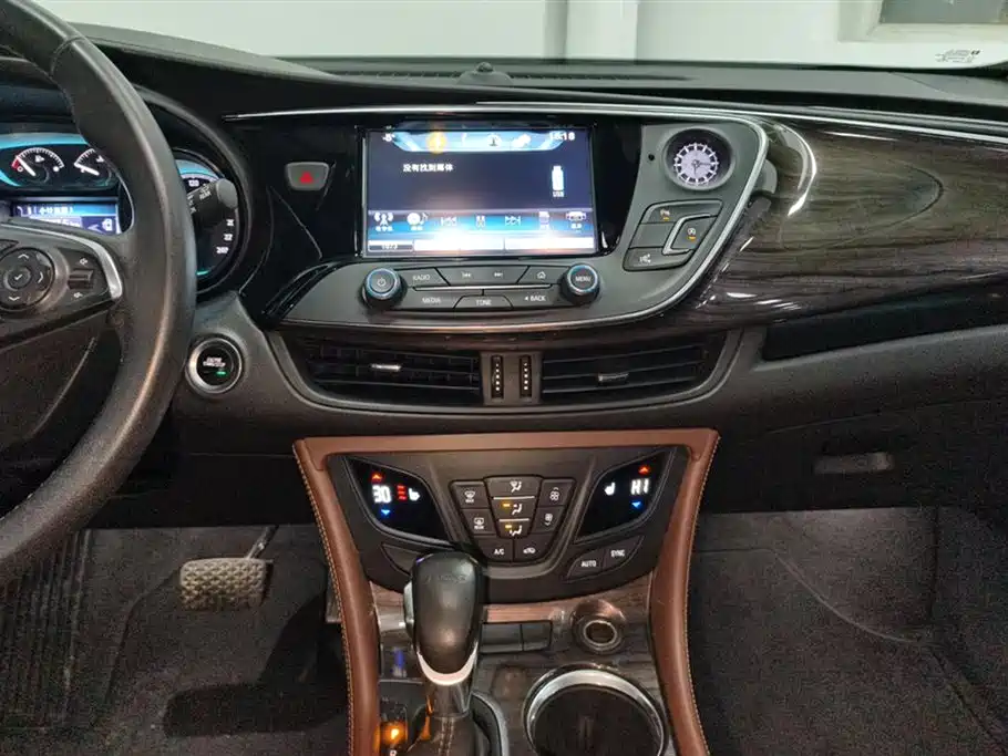 Buick Envision Plus 2017 — фото 13