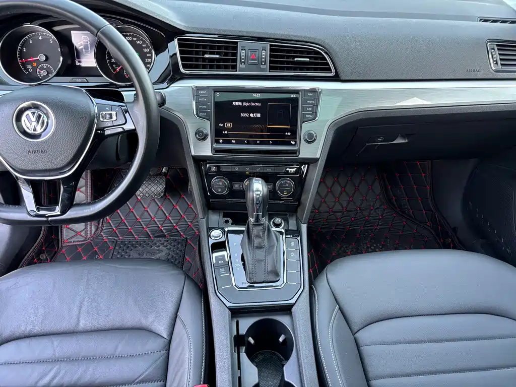 Volkswagen Lamando 2018 — фото 12