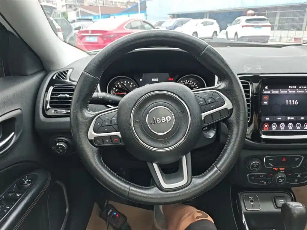 Jeep Compass 2020 — фото 11