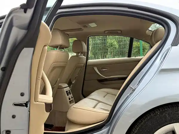 BMW 3 Series 2011