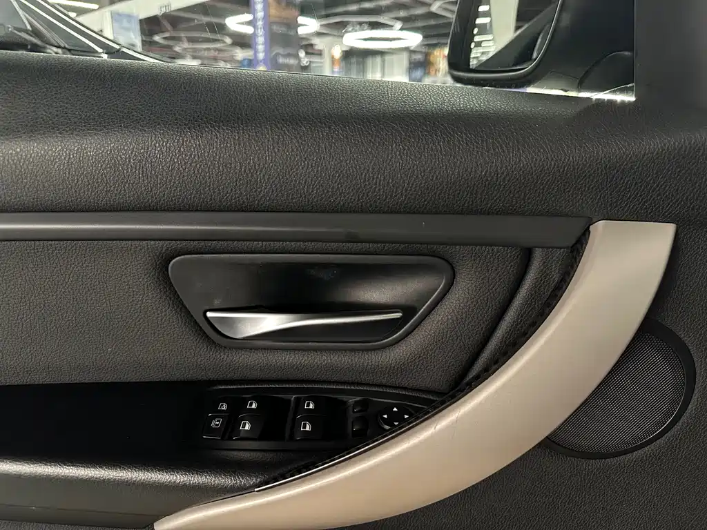 BMW 3 Series 2015 — фото 8