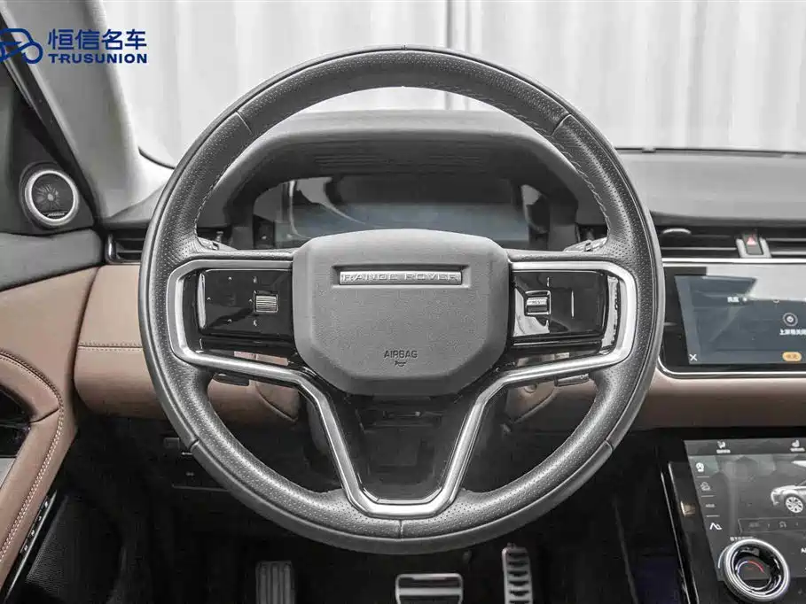 Land Rover Evoque 2023 — фото 17