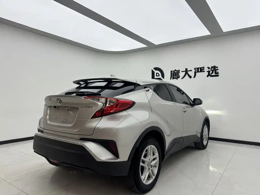Toyota C-HR 2021 — фото 21
