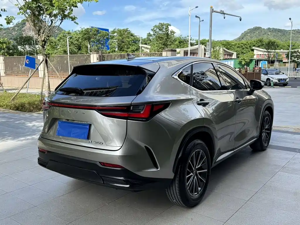 Lexus NX 2024